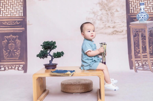 泉州女宝宝换尿布 泉州女宝宝换尿布